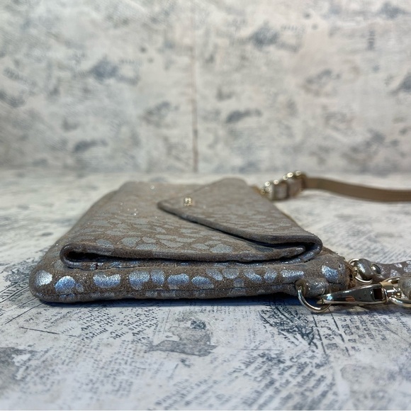 LODIS Metallic Leopard Print Leather Crossbody Wallet Bag - Picture 5 of 14